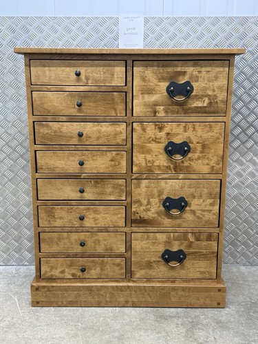 Laura ashley garrat - laura,