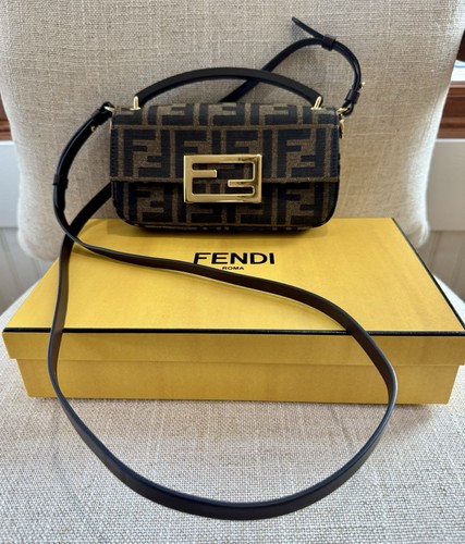 Fendi baguette phone pouch bag - pouch,