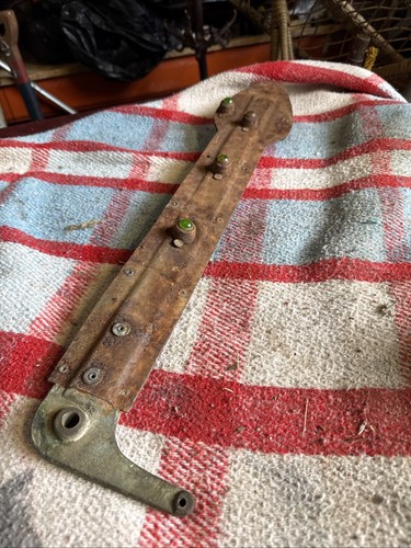 Antique american truck - american, turn