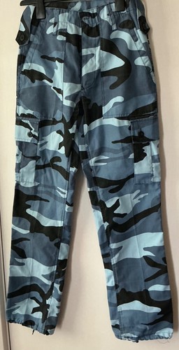 Size camo cargo trousers - 10,