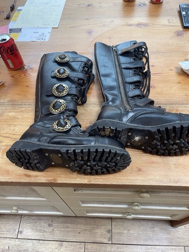 Demonia boots size uk - demonia,