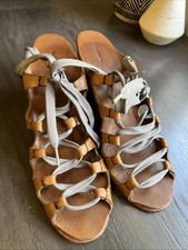 A Detacher 2006 Lace Up Wood