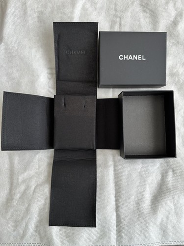 Chanel earrings empty box no - empty, box.