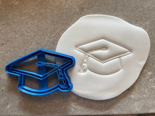 Graduation cap cookie - cap, cutter