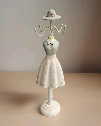 Beautiful lady mannequin - lady,