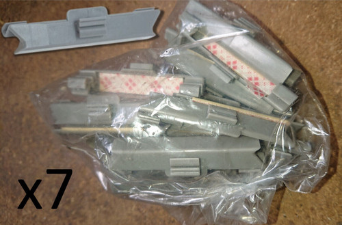 Front windshield moulding - x7,