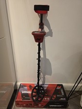 Minelab Vanquish 440 Metal Detector with Headphones