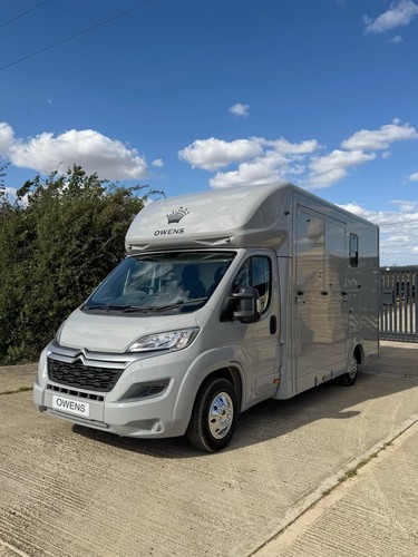Evolution horsebox - evolution, –