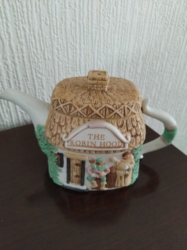 The robin hood pub teapot - robin,