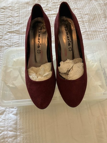 Beautiful maroon suede - suede, court