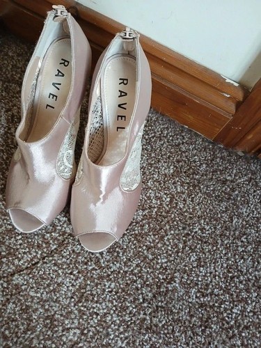 Ravel dusky pink satin/lace