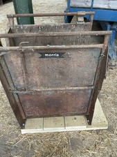 Calf Dehorning Crate Morris