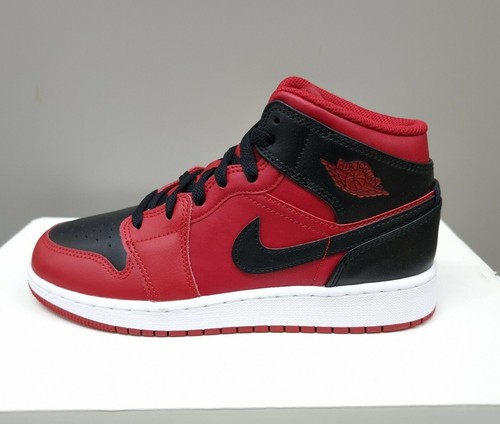Nike air jordan mid - 1,