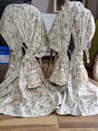 Pairs laura ashley - of,