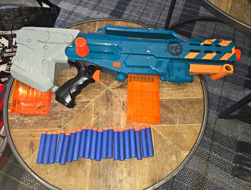 Nerf zombie strike - zombie, dart