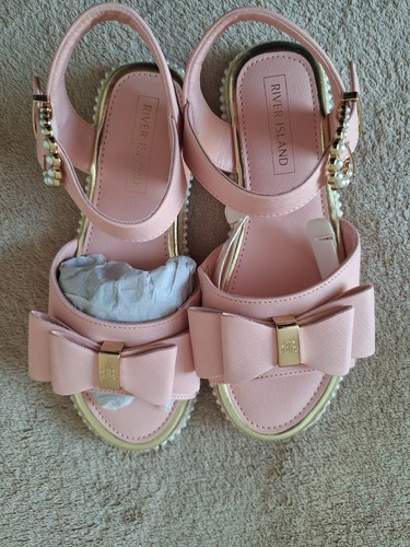 River island girl - river, pearl
