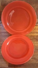 2 X Pyrex Sprayware Plates Red