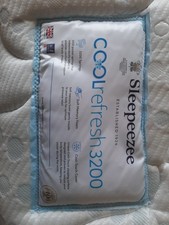 King sized matress Sleepeezee cool refresh 300 white basically brand new