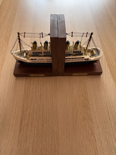 Titanic wooden bookends - wooden,