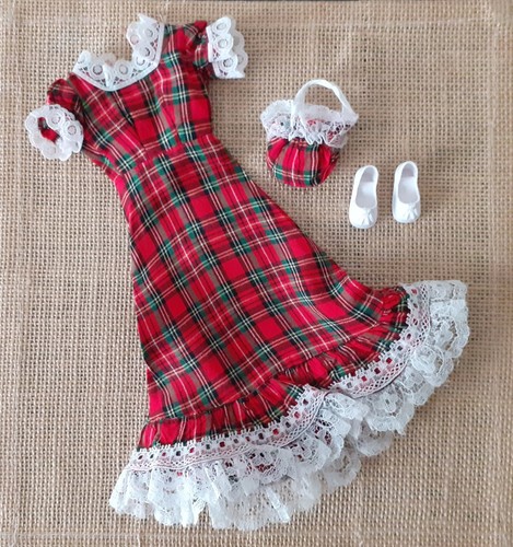 Sindy dolls 1979 - dolls, tartan