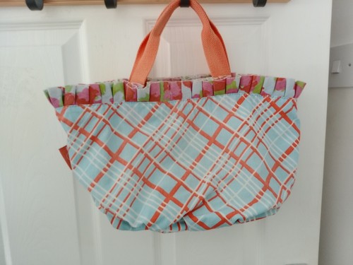 Kipling bag frill hand grab - frill, hand/grab