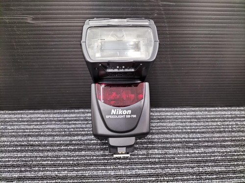 Nikon sb700 speedlight - nikon,