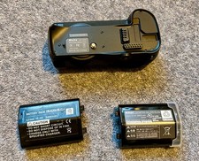 Meike MK-D300S battery pack in very good condition, with two batteries