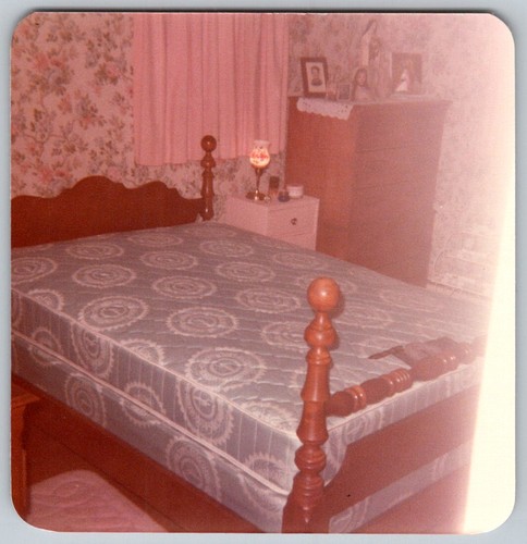 Vtg color snapshot bedroom - color,