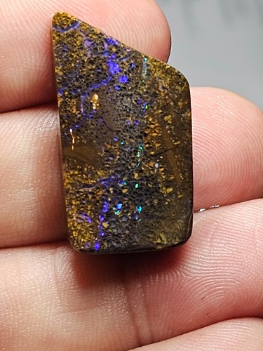 2cts australian boulder - 57.2cts,