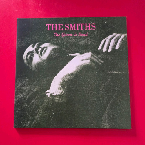 The smiths queen is - smiths, dead