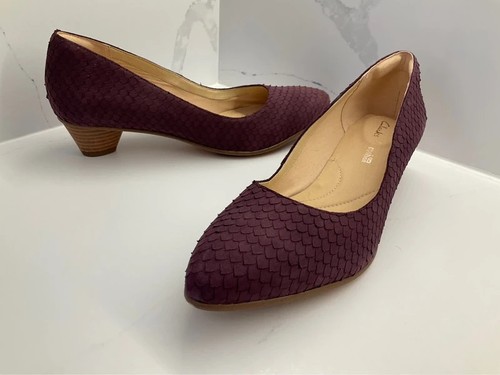 Clarks aubergine suede leather