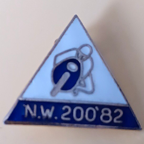 200 82 triangular - n.w.200’82,