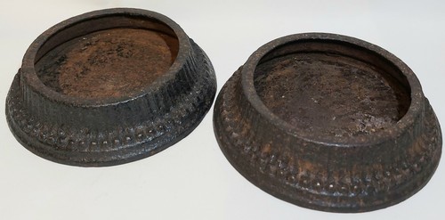 Antique 19thc cast iron pub - 8",