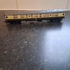 Hornby R848 BR Mk1 Corridor