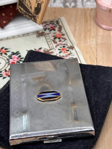 Art deco engine turned powder - art,