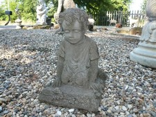 YOUNG CHILD KNEELING VINTAGE