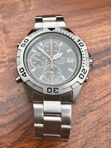 Seiko 7t32 7f70 quartz - 7t32-7f70,