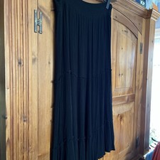Ladies Black Crinkle Viscose Tiered Skirt from JD Williams Size 22 length 36