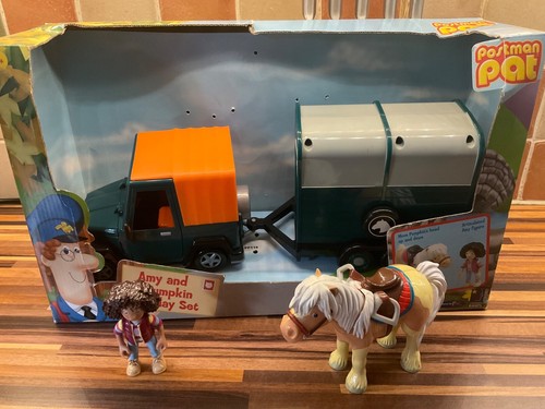 Postman pat amy the vet - postman,