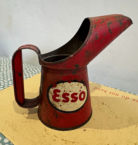 Vintage esso red metal - vintage,