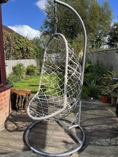 Hanging Egg Chair with Metal Frame