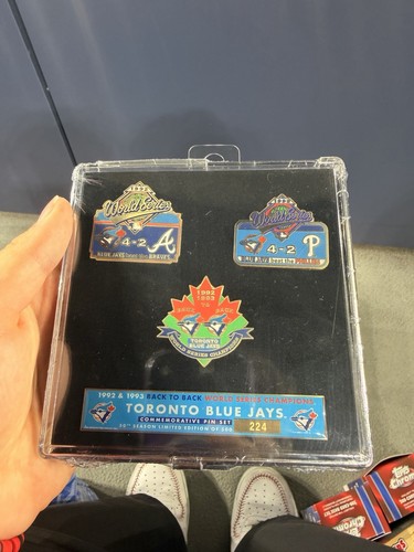 New unopen blue jays 1992 - unopen, and
