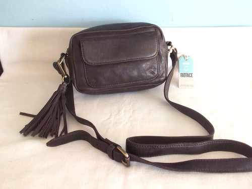 Fat face vienna tassel cross - fat,