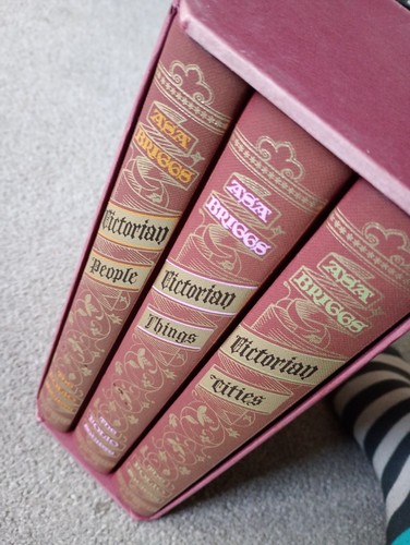 Asa briigs victorian trilogy - briigs,