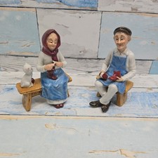Old Couple Man Lady Knitting On a Bench statue With Cat Figurine ornament shoe