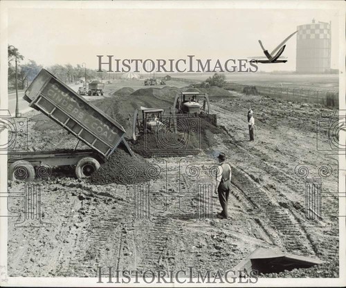 1944 press photo workers - 1944,