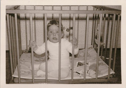 Vtg snapshot baby boy - b&w,