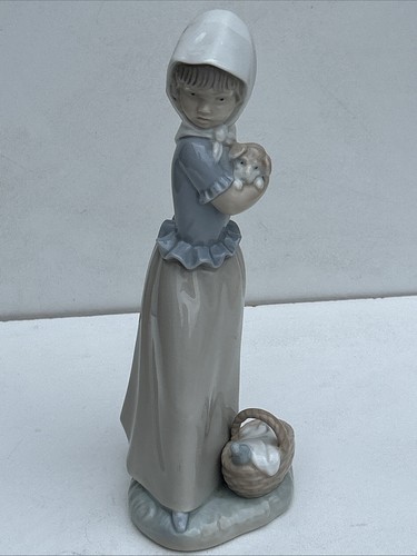 Nao lladro girl - nao, dog