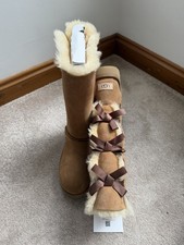 GENUINE UGG BOOTS W BAILEY BOW II TALL (CHESTNUT) SIZE 7 EU40 - B/NEW COST £260