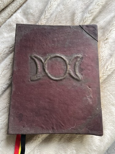 Book shadows pagan - shadows,